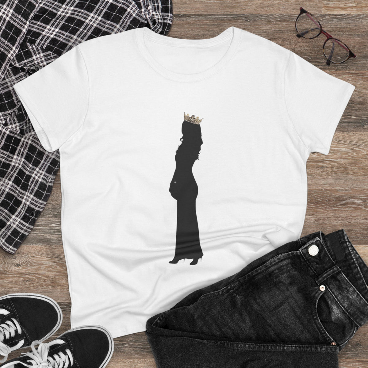Pregnant Queen Silhouette Tee — Maternity Crown Graphic Shirt